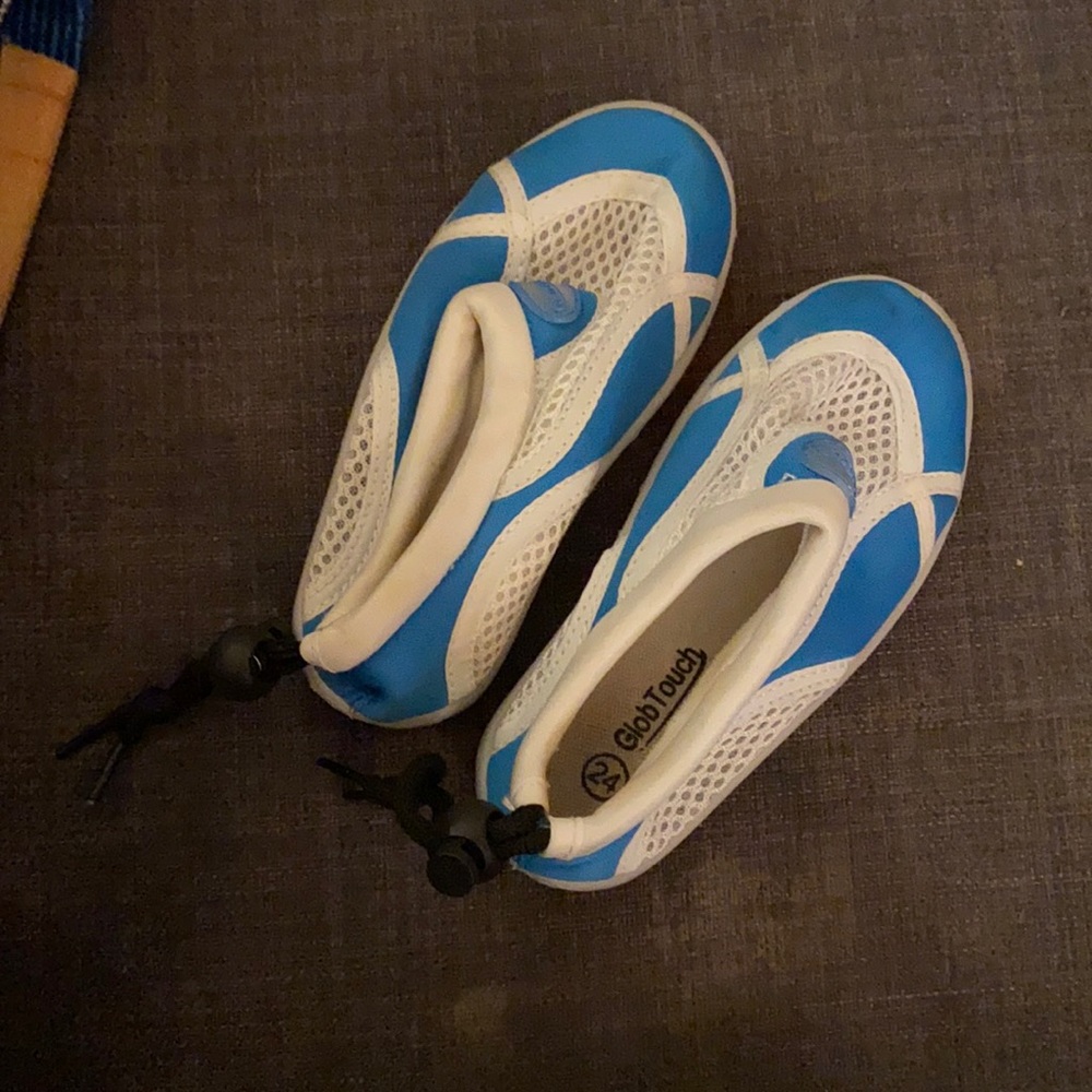 Water shoes